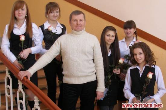 Картинка до матеріалу: «Шість ліцеїсток Житомирського педліцею отримали іменну стипендію Олега Черпіцького»